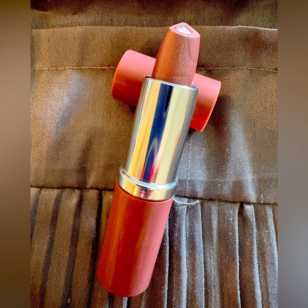 Clinique Dramatically Different lipstick in Bamboo Pink NEW